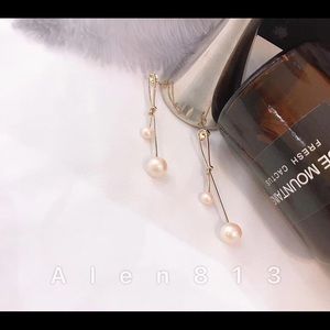 PRE ORDER- pearl earrings